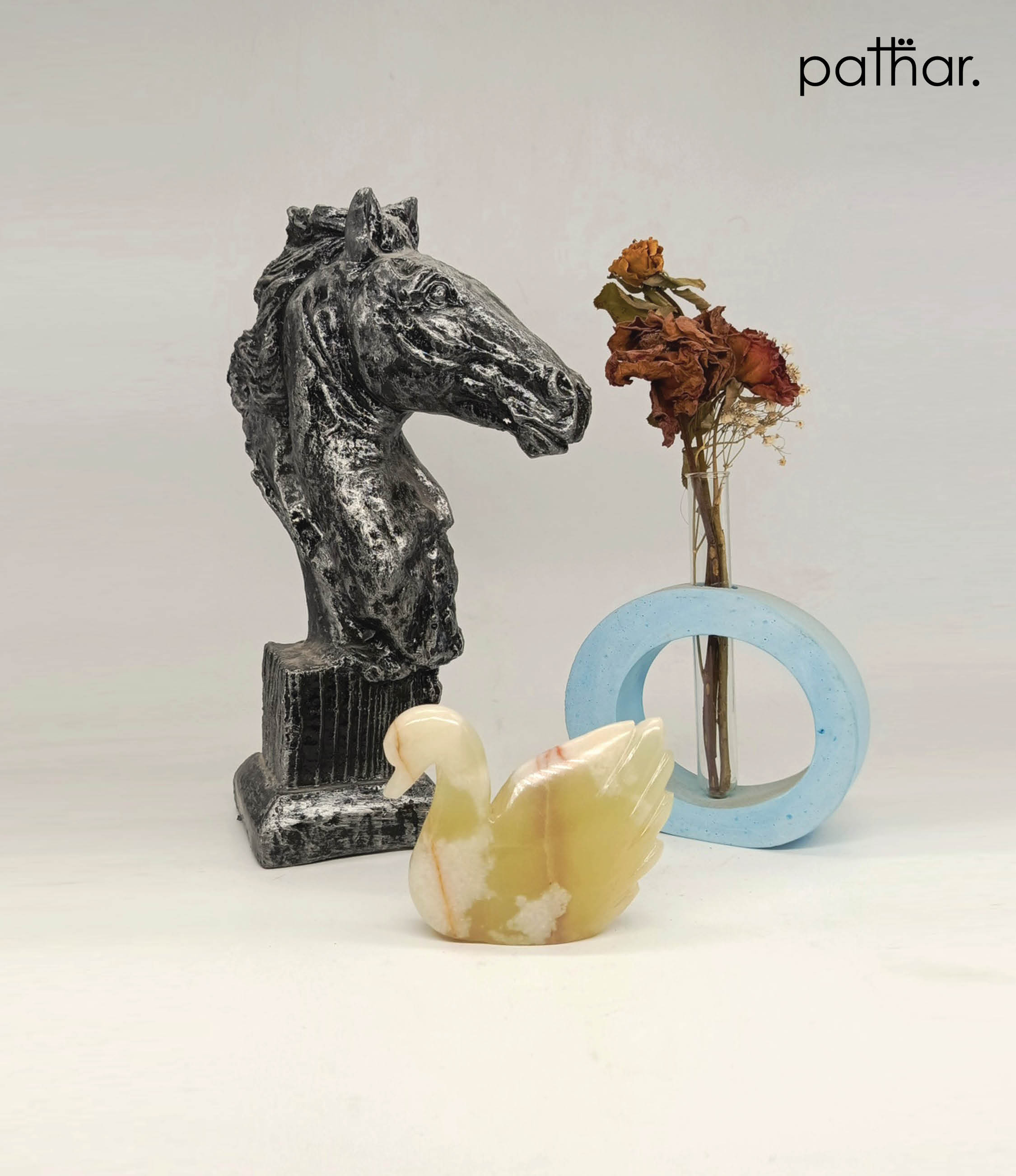 Swan - Onyx